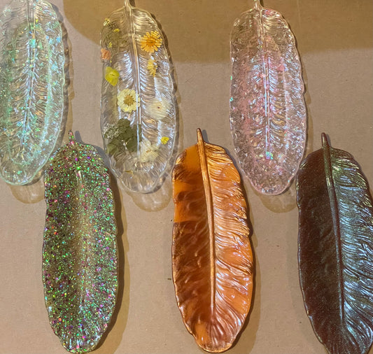Resin Feather Holders
